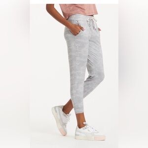 Vuori Halo performance jogger, medium long.